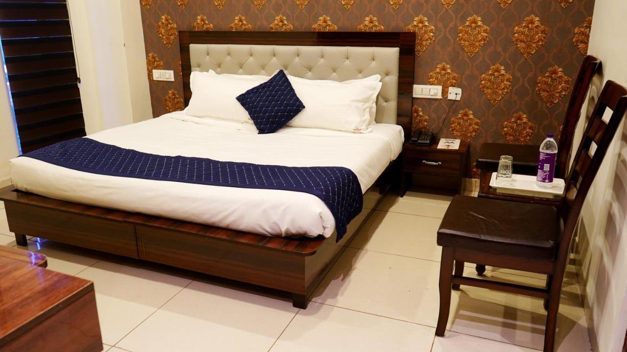 Aa Hotels & Resorts Zirakpur エクステリア 写真